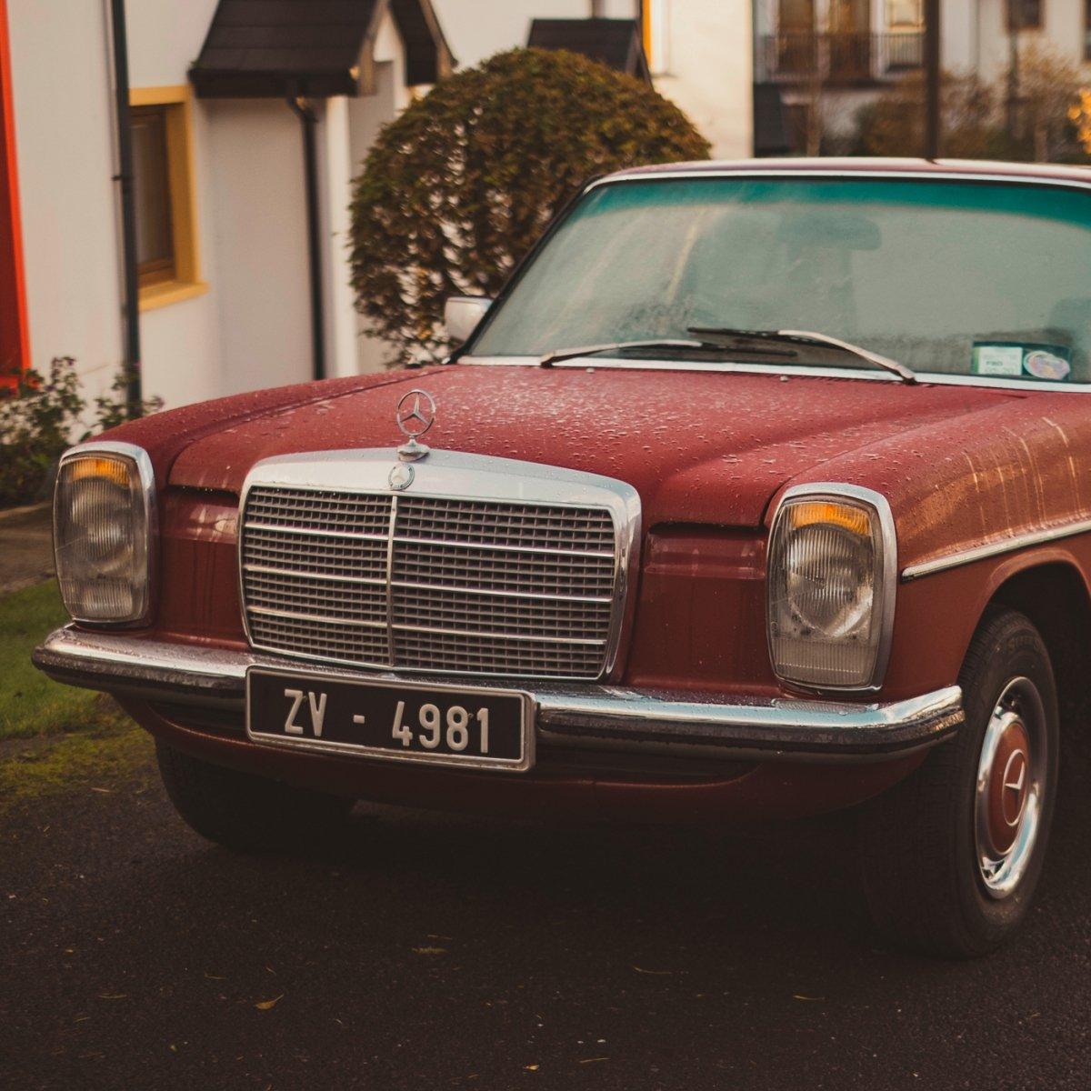 Oldtimer Mercedes /8 (W114/W115)